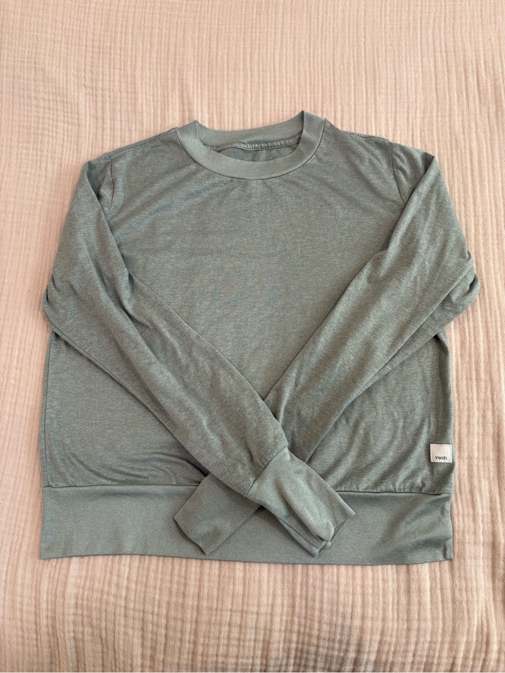 Vuori Shirt Womens XS Gray Long Sleeve Lux Crewneck Performance VW167